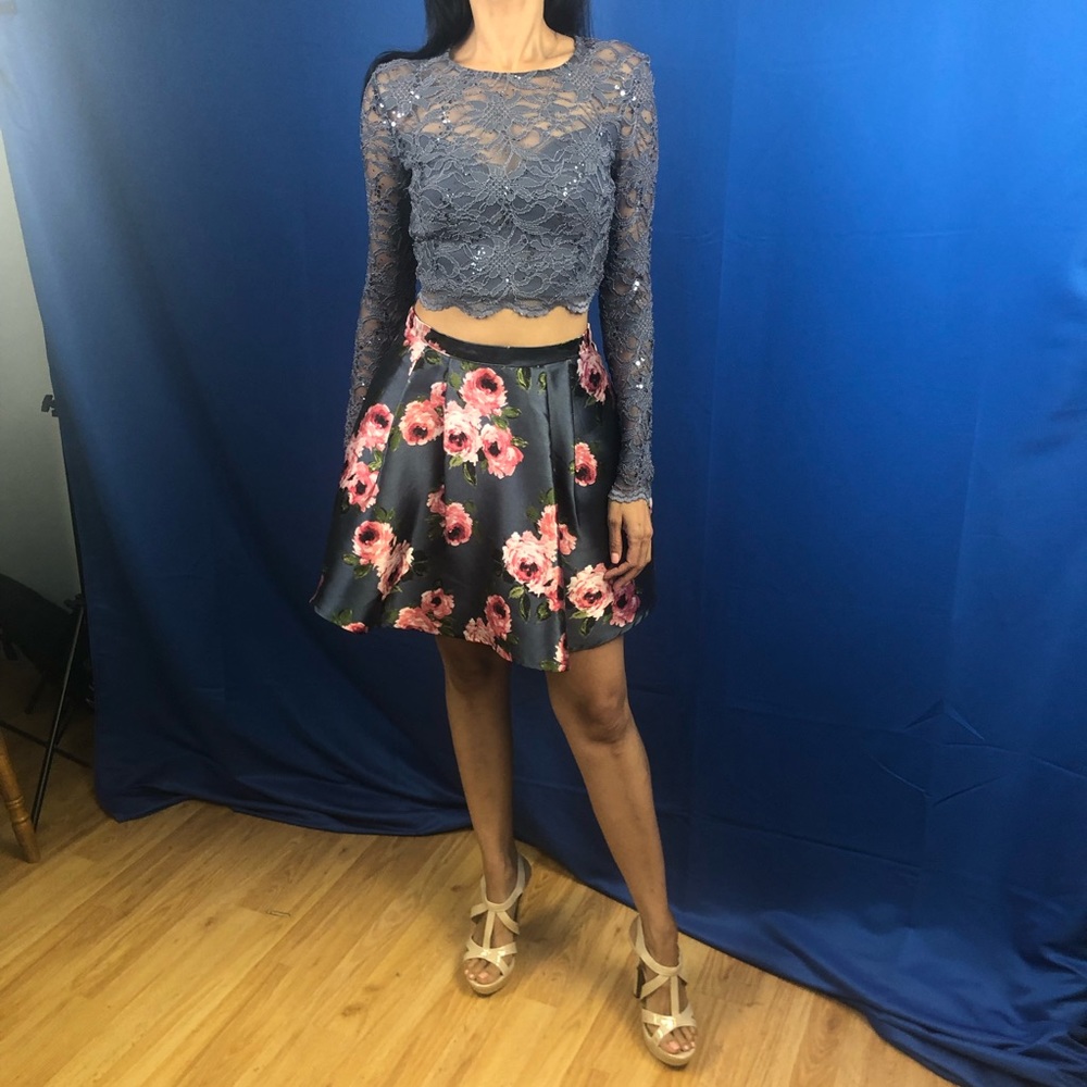 Homecoming formal two pieces crop top skirt size 2